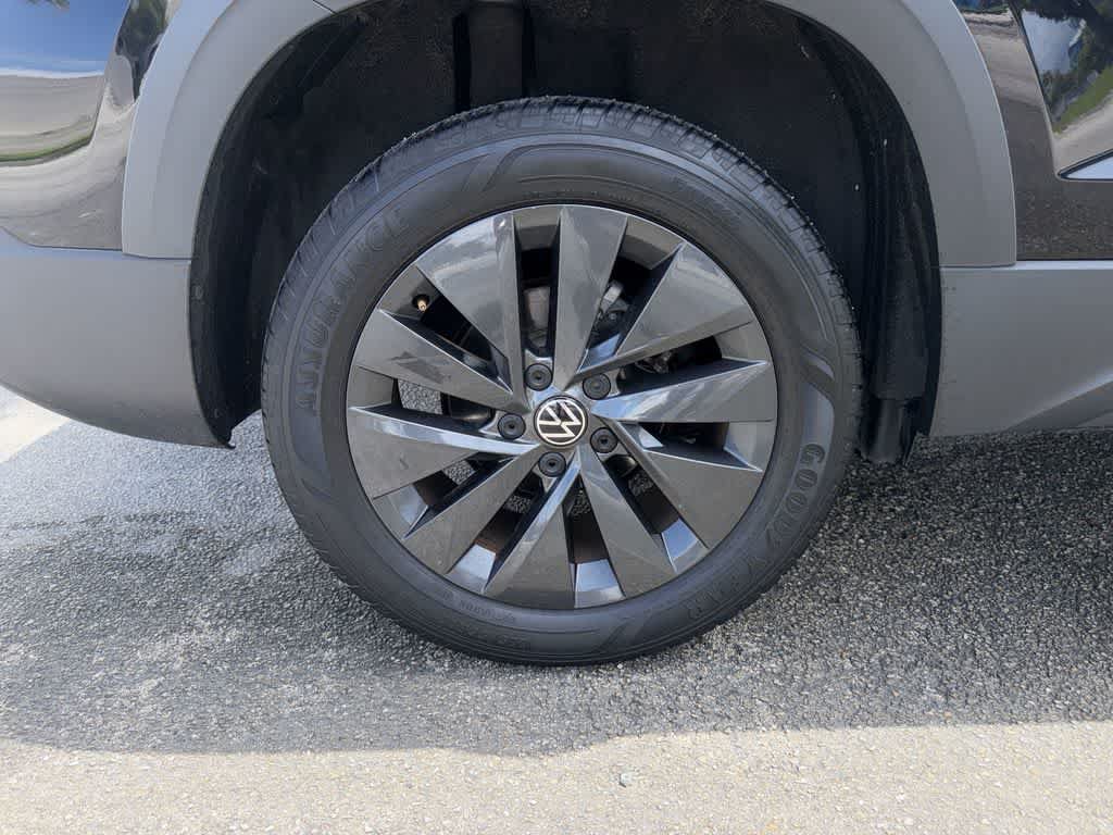 Certified 2024 Volkswagen Taos S FWD image 11