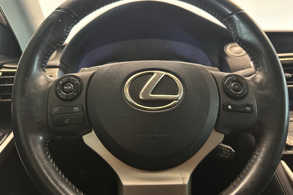 Used 2015 Lexus IS 250 RWD image 21