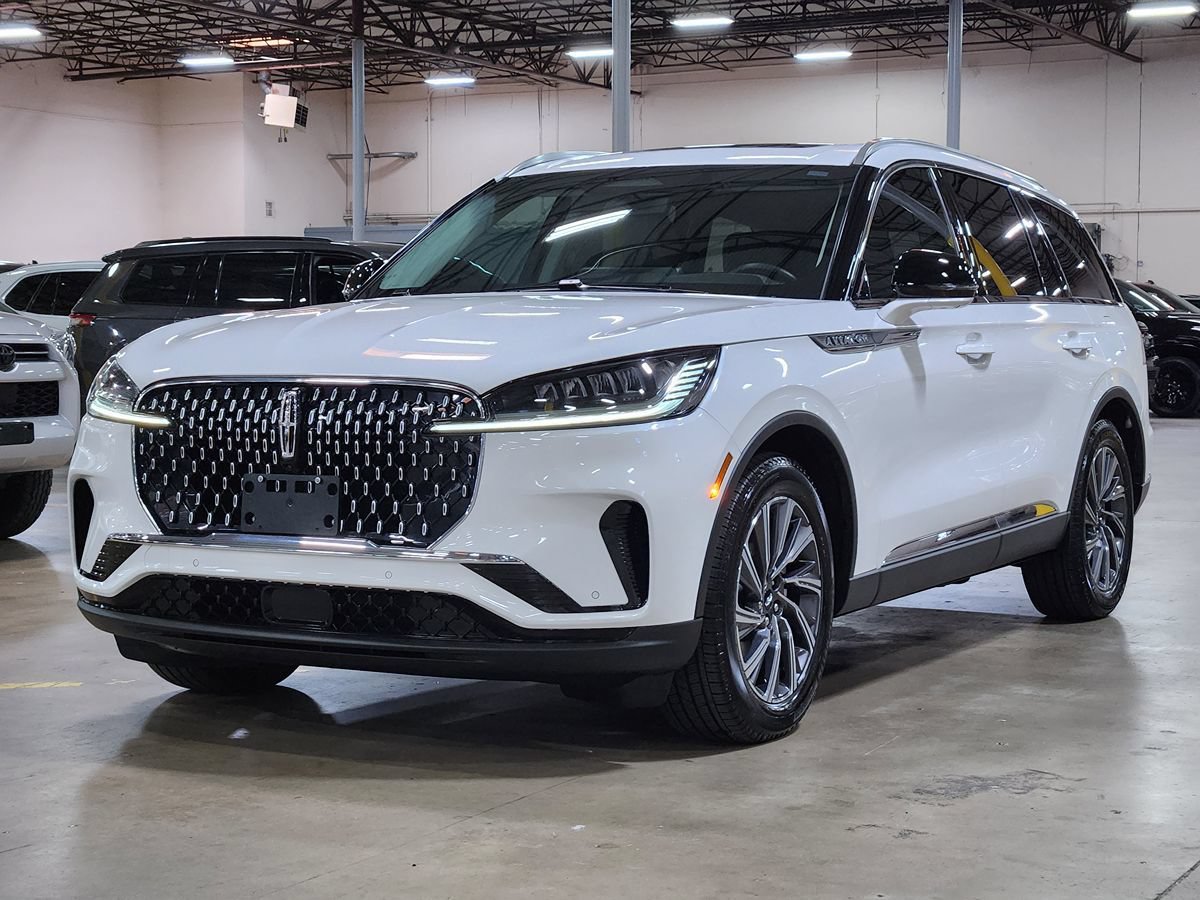 Used 2025 Lincoln Aviator 2WD image 4