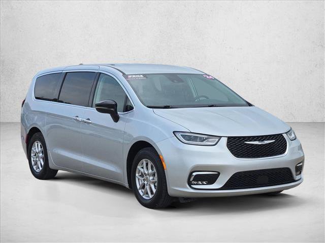 Used 2024 Chrysler Pacifica Touring-L FWD video 3