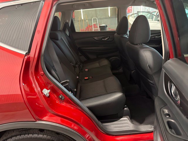 Used 2018 Nissan Rogue SV AWD/4WD image 11