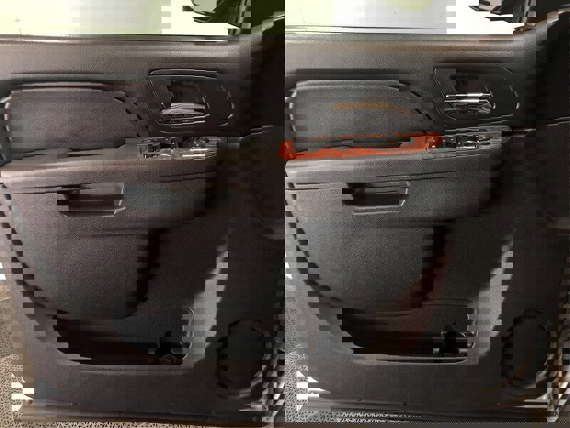 Used 2010 GMC Yukon SLT image 17