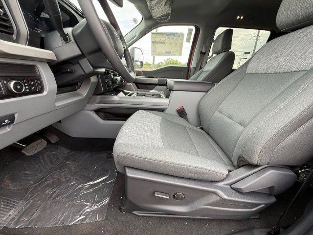 New 2026 Ford F250 XLT w/ XLT Premium Package AWD/4WD image 22