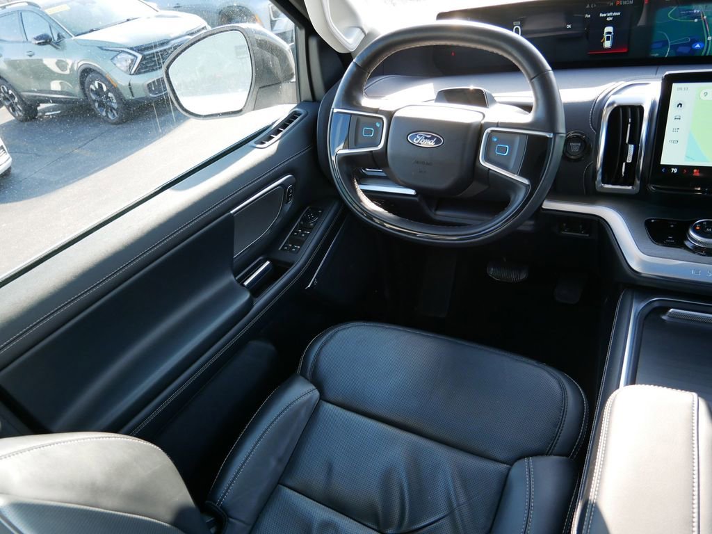 Used 2025 Ford Expedition Max Platinum image 13