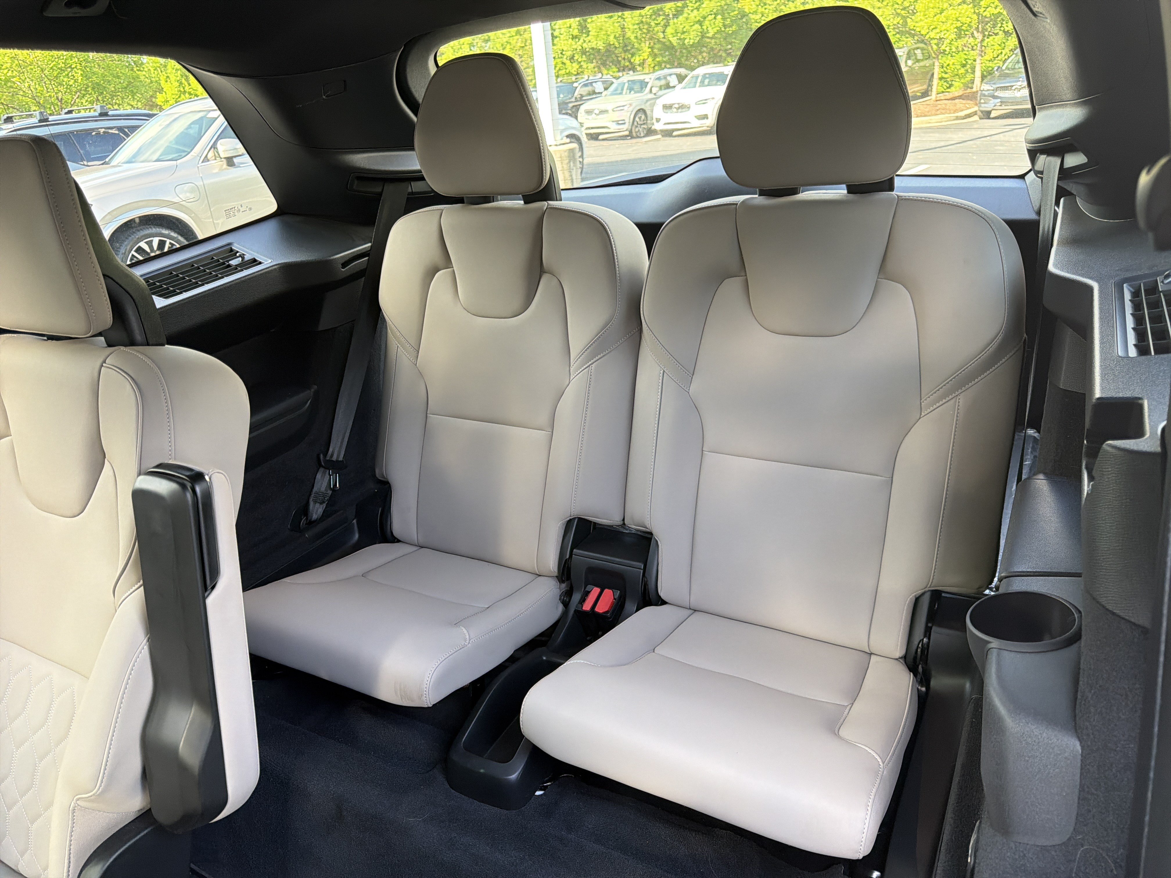 Used 2026 Volvo XC90 T8 Plus w/ Protection Package Premier AWD/4WD image 33