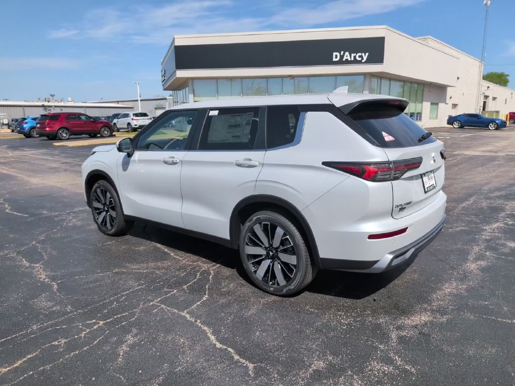 New 2026 Mitsubishi Outlander SE AWD/4WD image 11