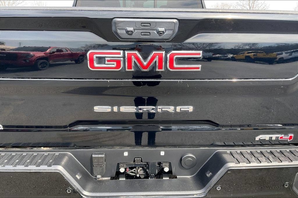 Used 2025 GMC Sierra 2500 AT4 w/ Technology Package AWD/4WD image 27