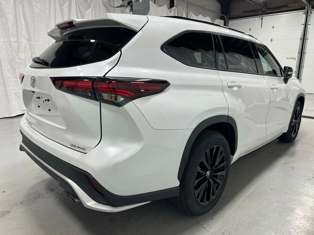 Used 2025 Toyota Highlander XSE image 7