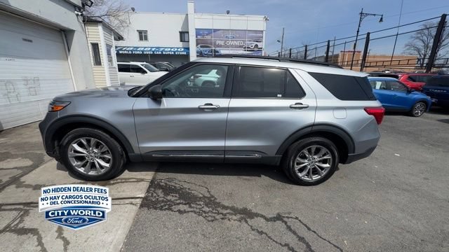 Certified 2022 Ford Explorer XLT w/ Equipment Group 202A AWD/4WD image 2