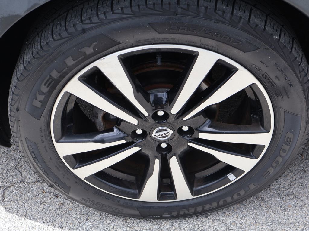 Used 2020 Nissan Kicks SV FWD image 19