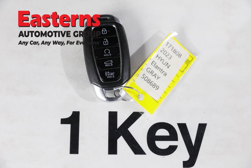 Used 2023 Hyundai Elantra SEL w/ Convenience Package FWD image 7