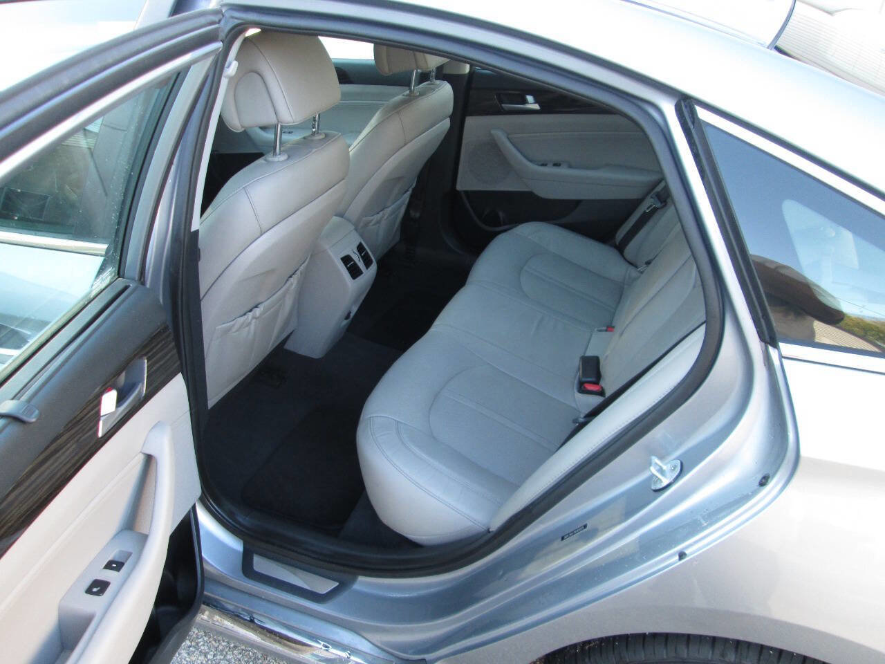 Used 2017 Hyundai Sonata Limited w/ Ultimate Package 04 image 18