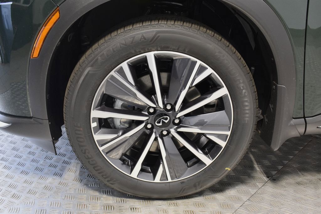 New 2026 INFINITI QX60 Luxe w/ Family Package image 30