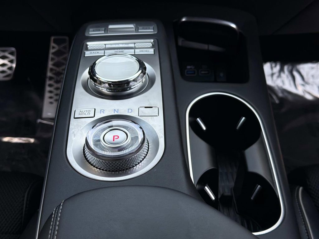 Used 2023 Genesis GV70 2.5T Sport Prestige w/ Sport Prestige Package image 12