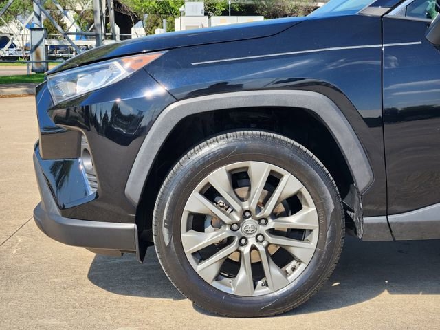 Used 2019 Toyota RAV4 XLE Premium image 5