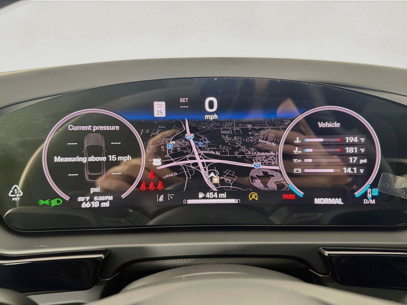 Certified 2025 Porsche Cayenne Coupe AWD/4WD image 15