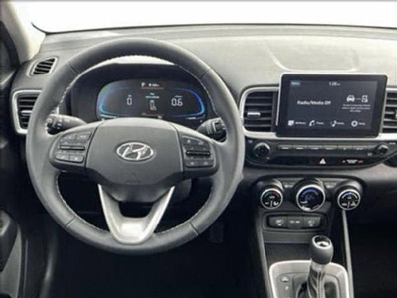 New 2025 Hyundai Venue SEL image 10