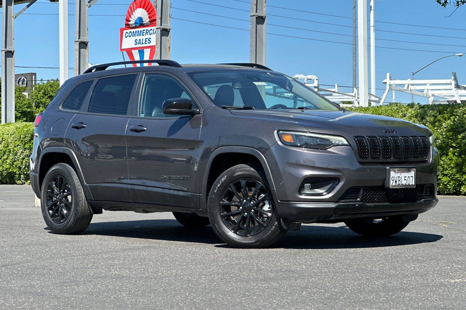 Used 2023 Jeep Cherokee Altitude Lux