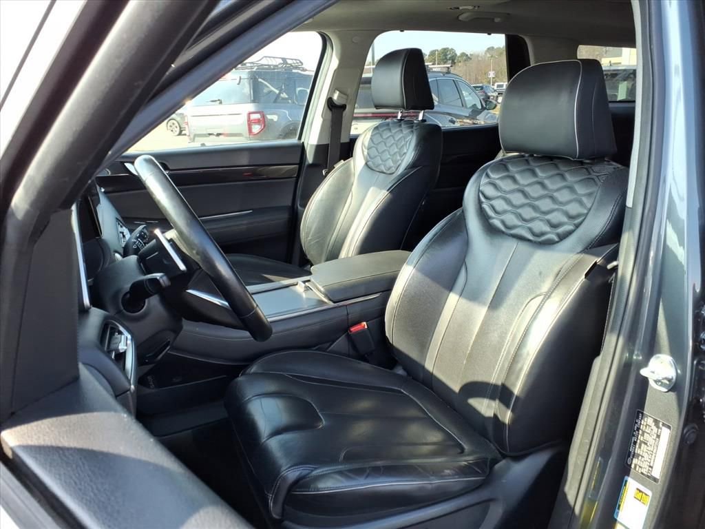 Used 2022 Hyundai Palisade Limited image 3
