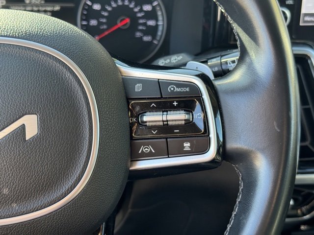 Certified 2022 Kia Sorento SX image 32