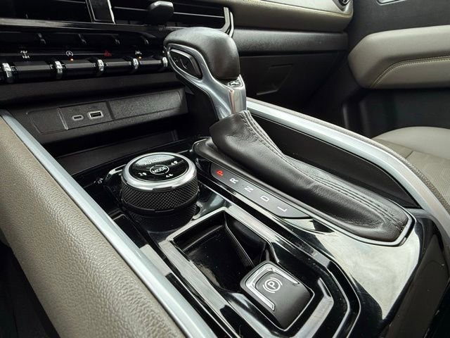 Used 2024 Chevrolet Colorado ZR2 w/ ZR2 Convenience Package III image 32