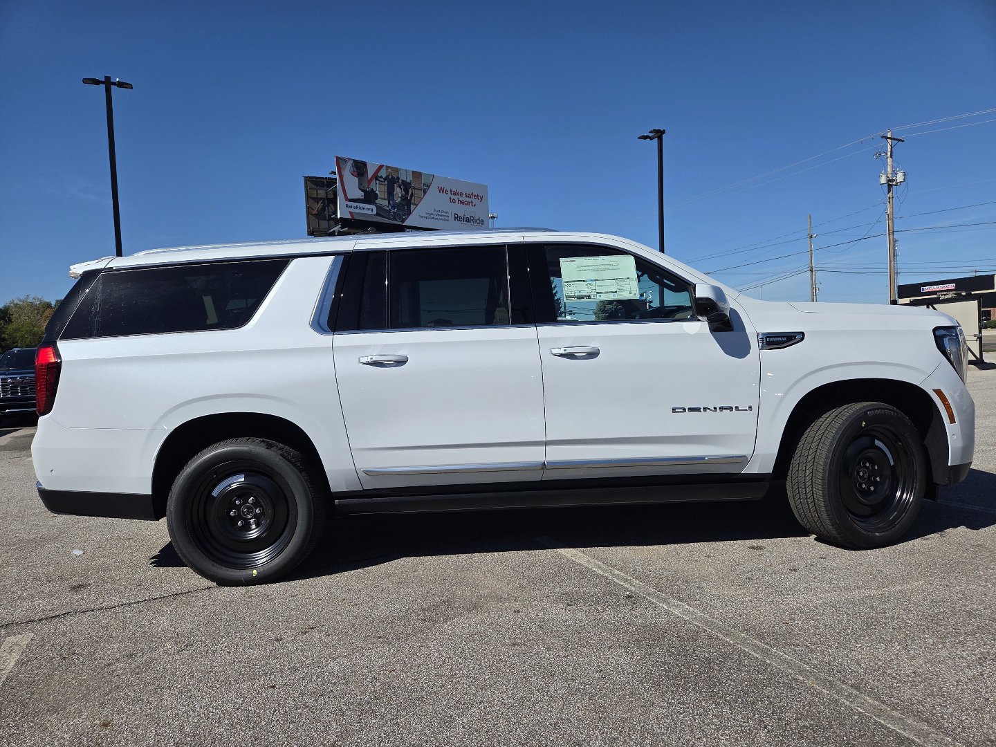 New 2027 GMC Yukon XL Denali w/ Denali Reserve Package AWD/4WD image 22