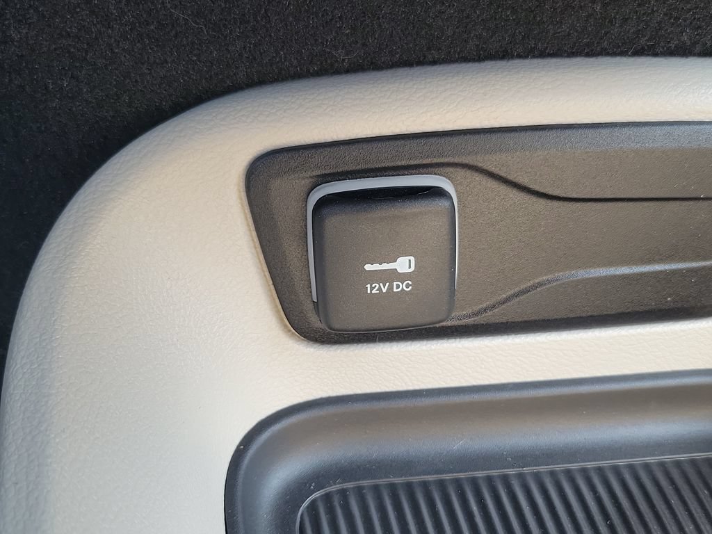 Certified 2024 Chrysler Pacifica Touring-L FWD image 29