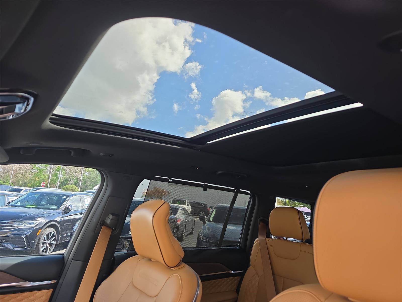 Used 2023 Jeep Grand Cherokee L Summit w/ Advanced Protech Group IV image 34