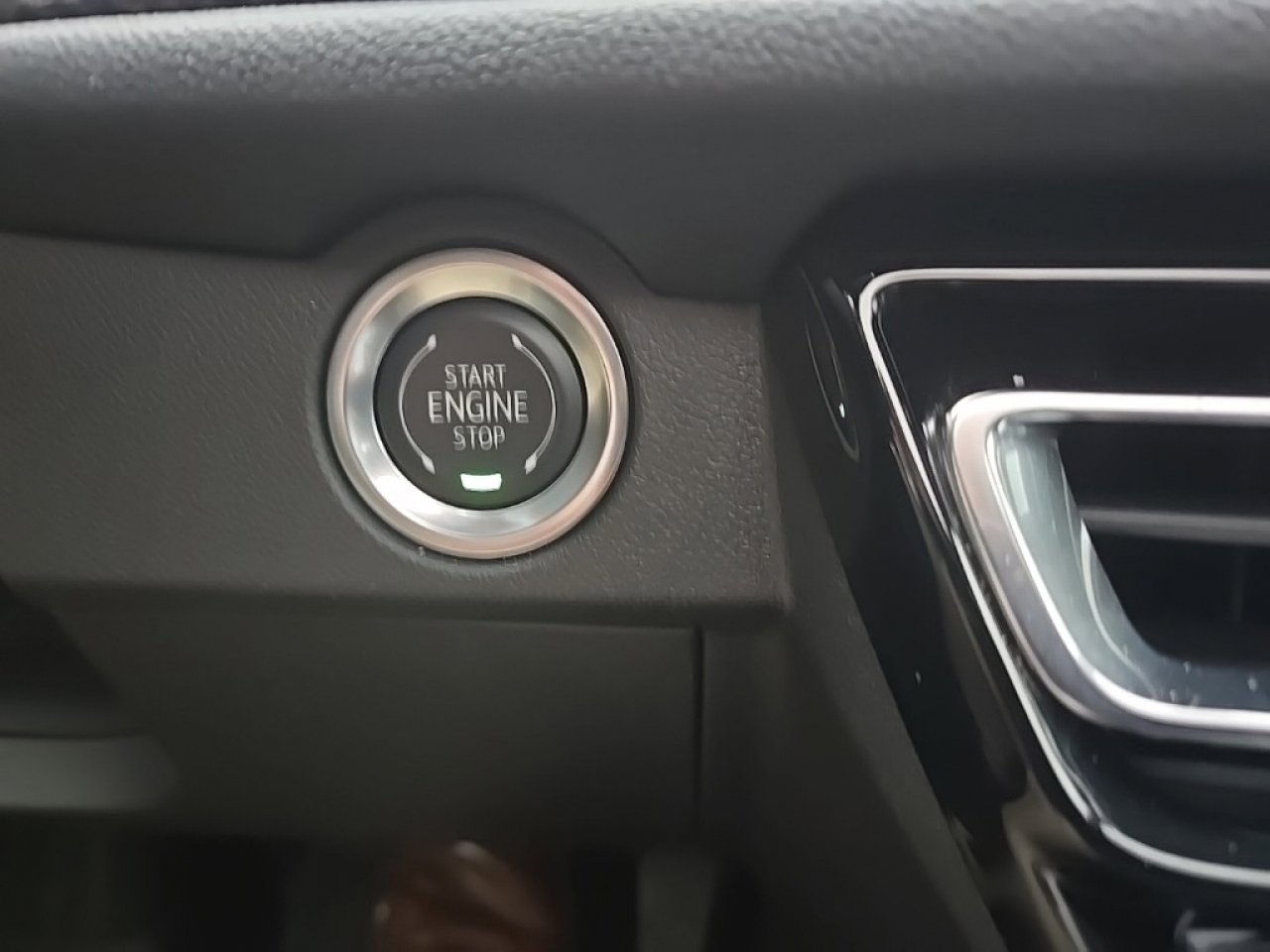 Used 2025 Chevrolet Traverse High Country w/ LPO, Floor Liner Package image 32