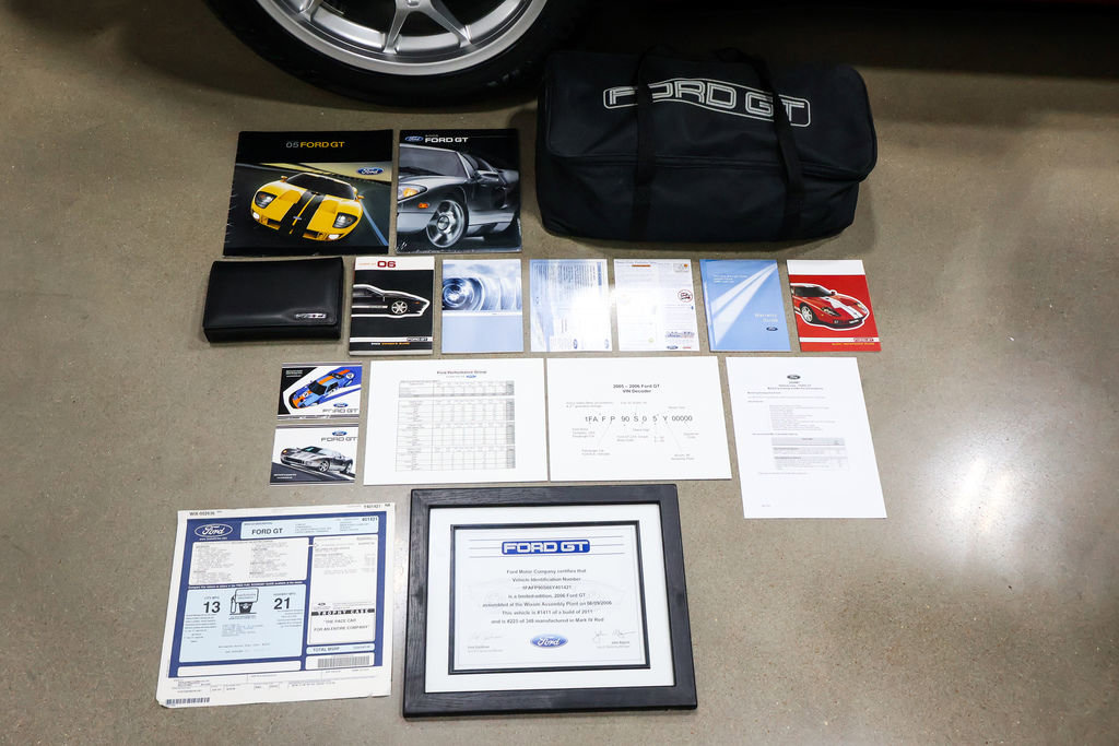 Used 2006 Ford GT RWD image 44