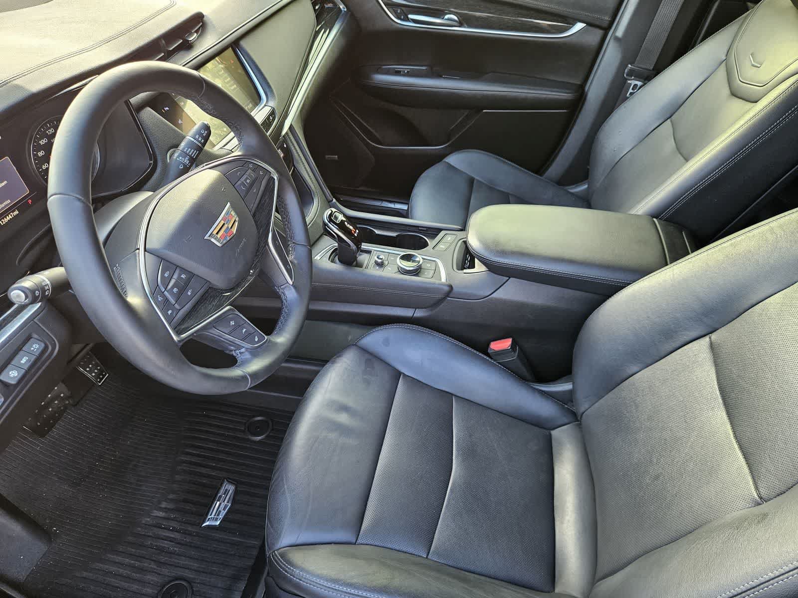 Used 2020 Cadillac XT5 Premium Luxury FWD image 2