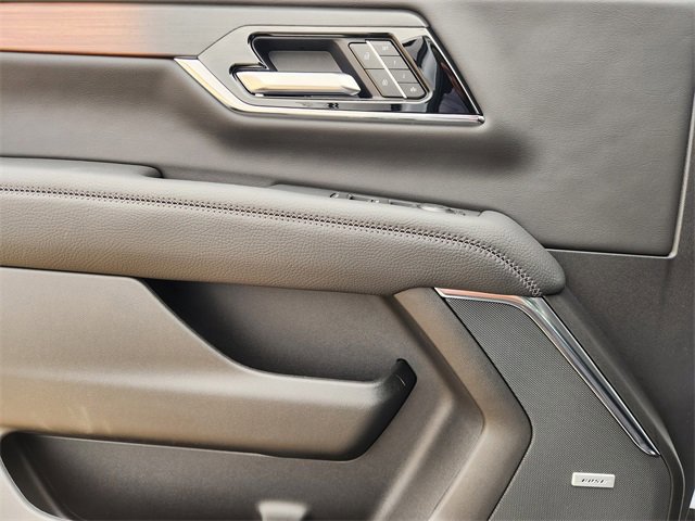 New 2026 GMC Yukon XL Denali w/ Denali Reserve Package image 16