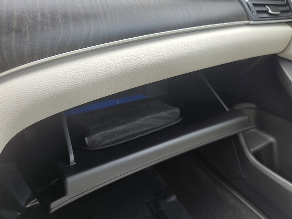 Used 2021 Honda Accord EX-L image 23