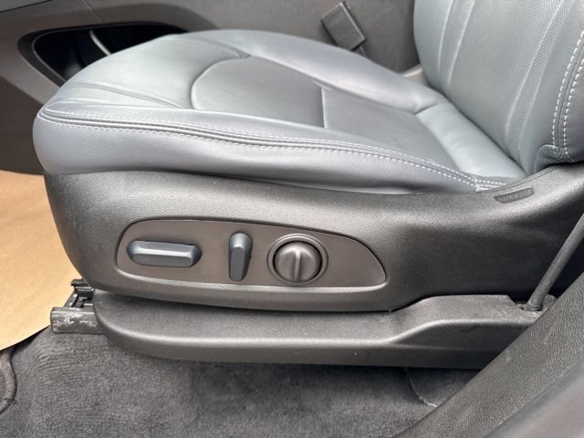 Used 2024 Buick Enclave Essence AWD/4WD image 11
