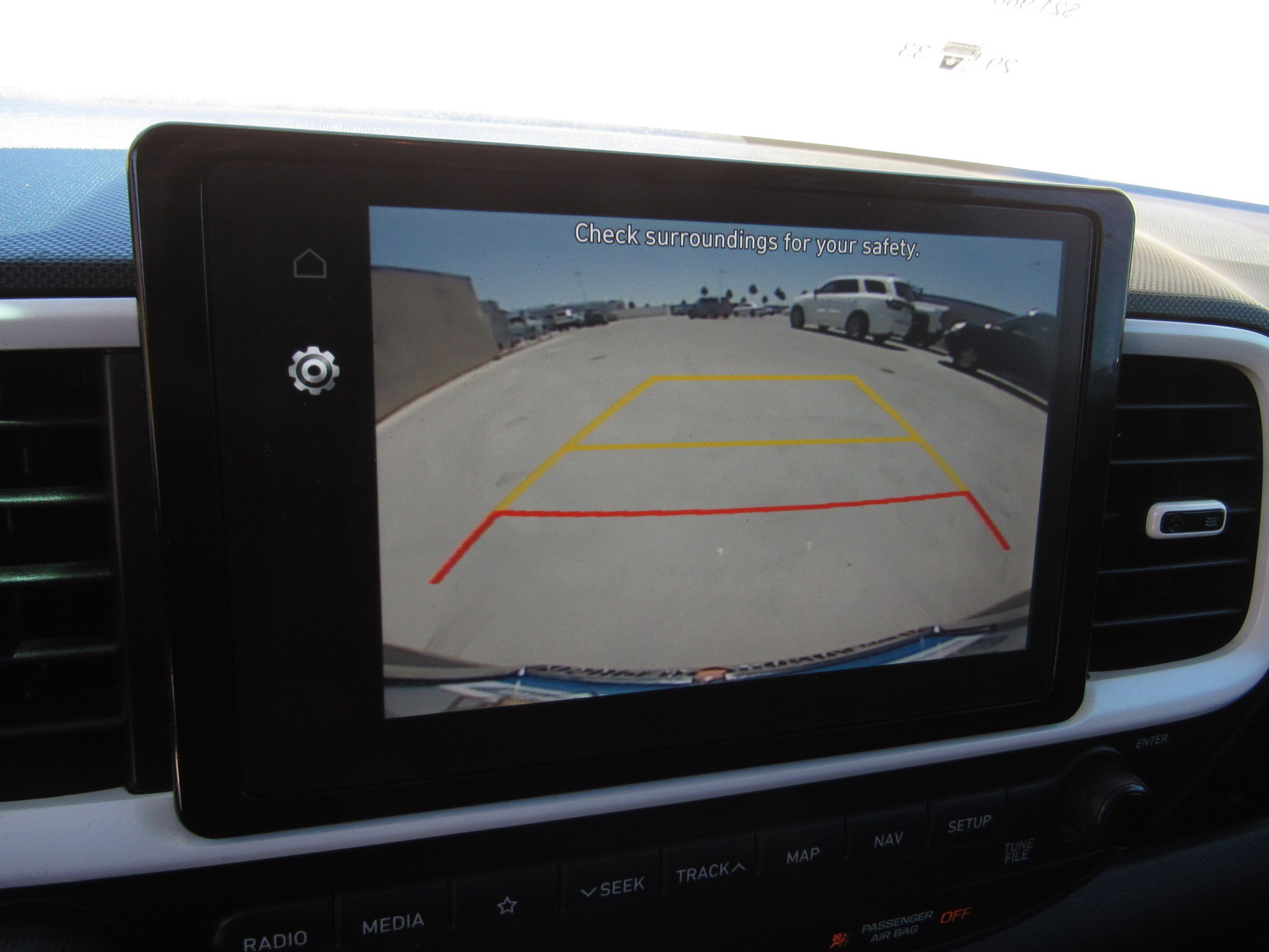 Used 2022 Hyundai Venue Limited FWD image 19