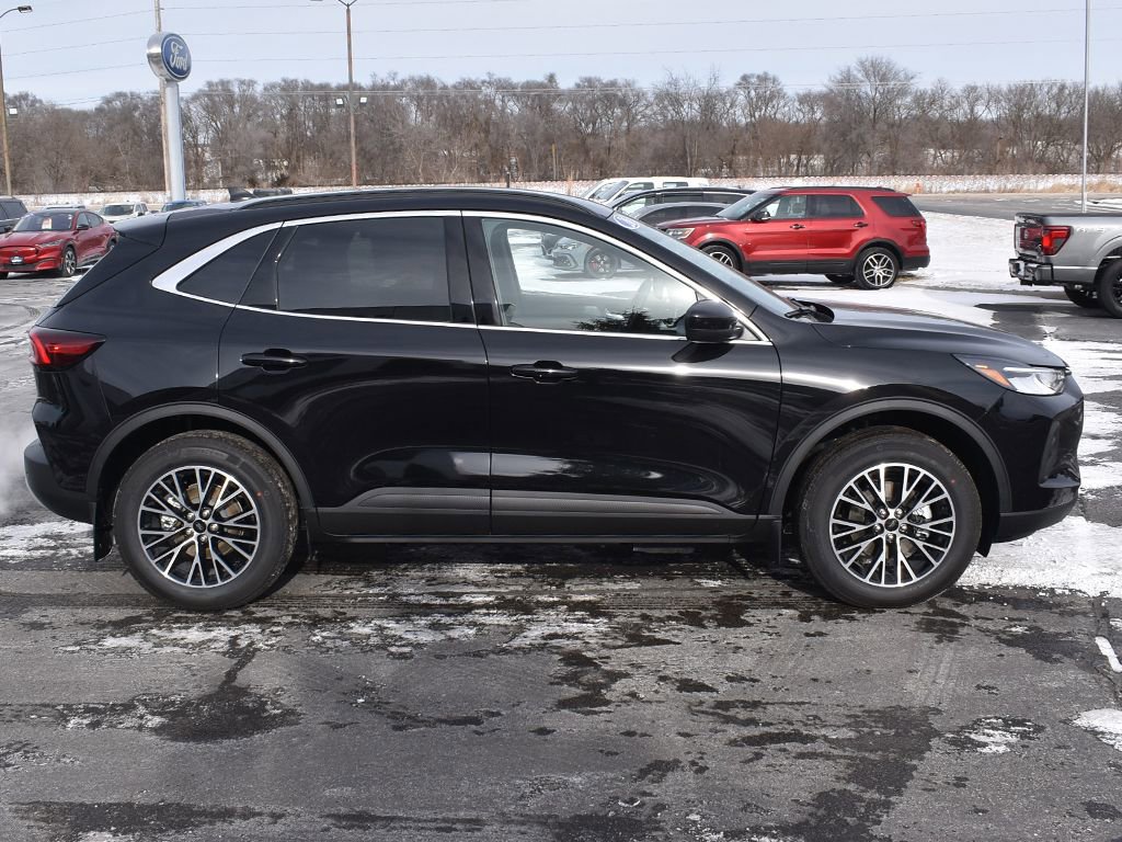 New 2026 Ford Escape SE image 13