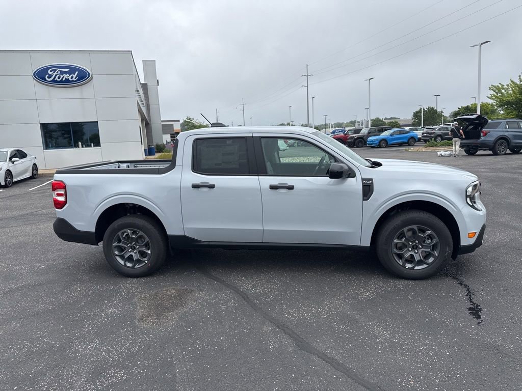 New 2025 Ford Maverick XLT w/ XLT Luxury Package image 4