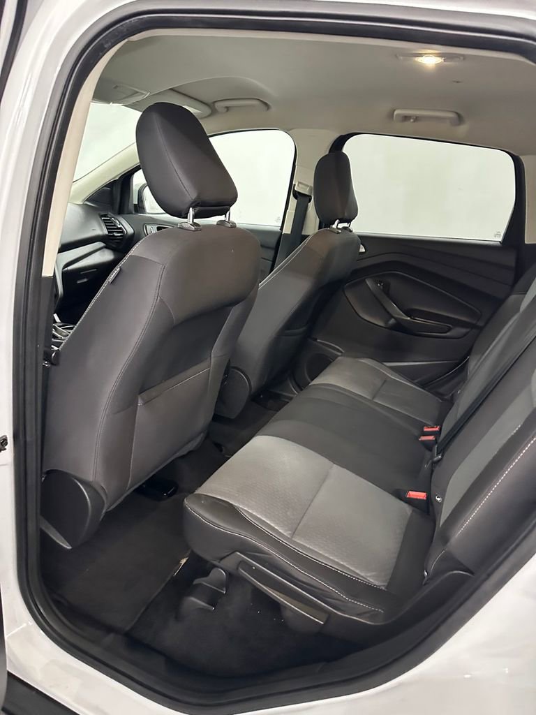 Used 2018 Ford Escape SE w/ SE Sync 3 Package AWD/4WD image 23
