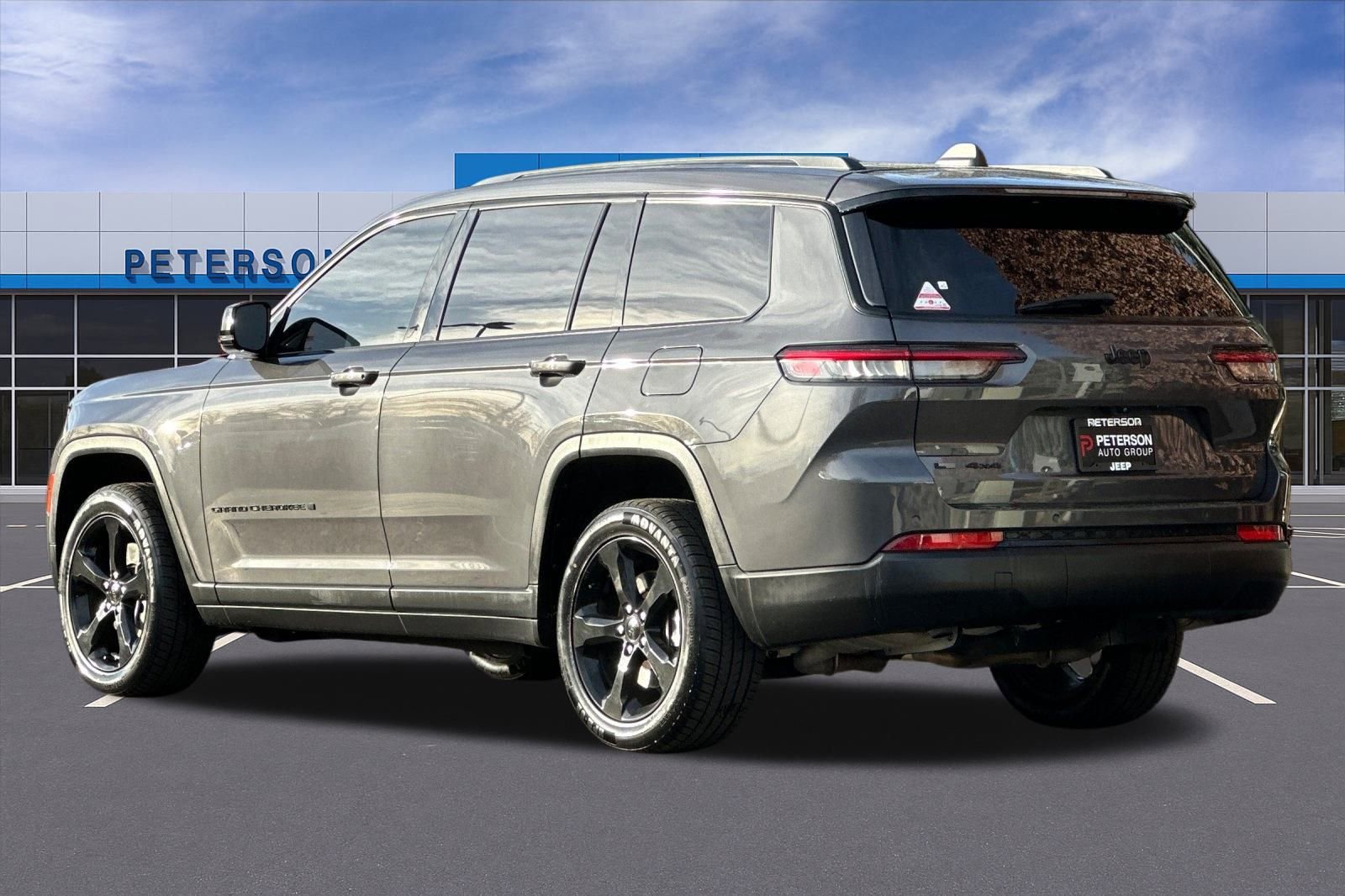 Used 2022 Jeep Grand Cherokee L Laredo image 6