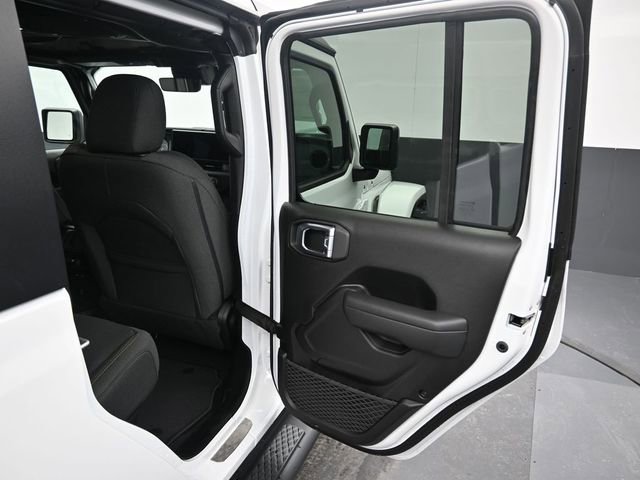 Used 2024 Jeep Gladiator Sport image 19