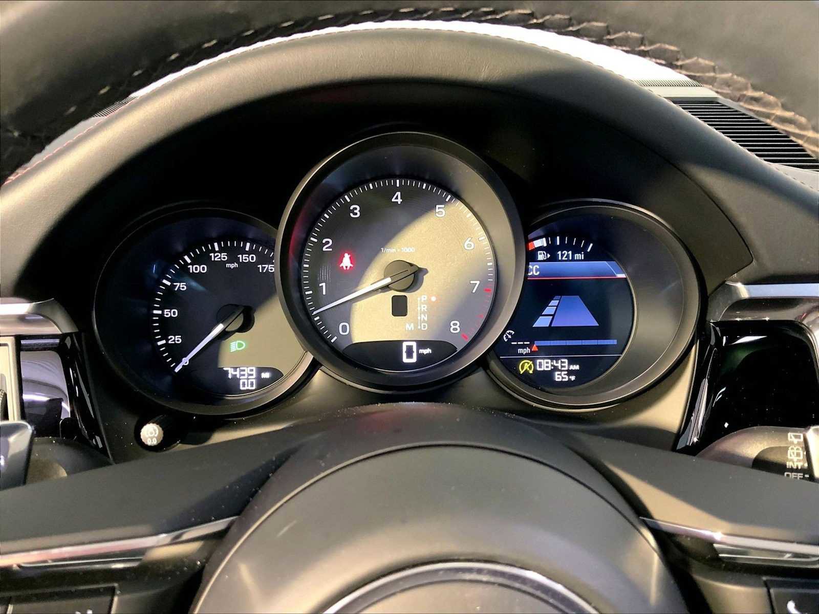 Certified 2023 Porsche Macan S w/ Premium Package Plus image 29