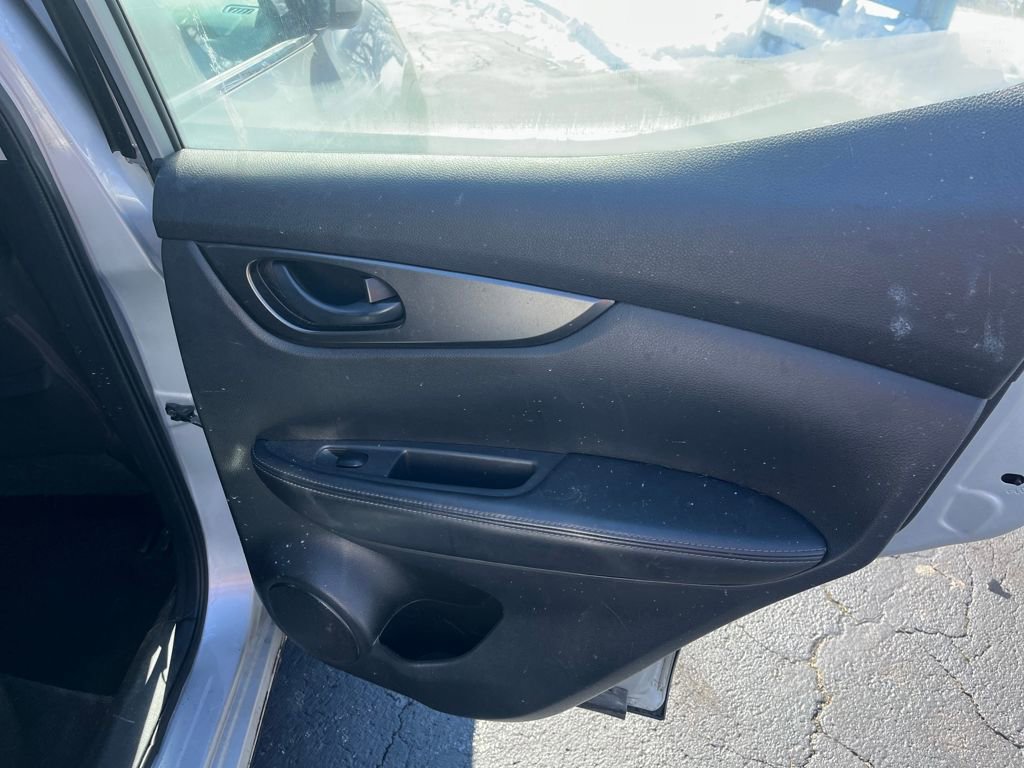 Used 2019 Nissan Rogue Sport S image 24