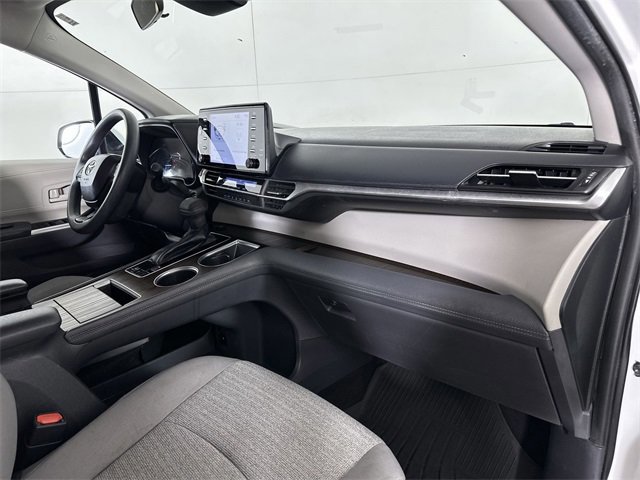 Used 2022 Toyota Sienna LE image 29