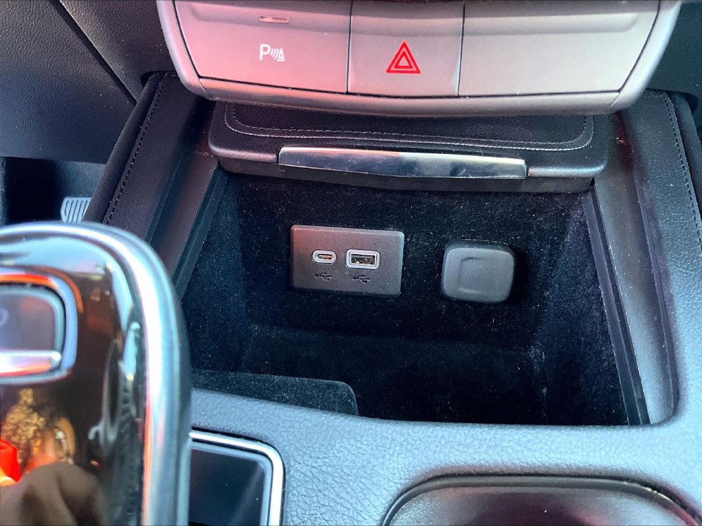 Used 2020 Cadillac XT4 Premium Luxury FWD image 30