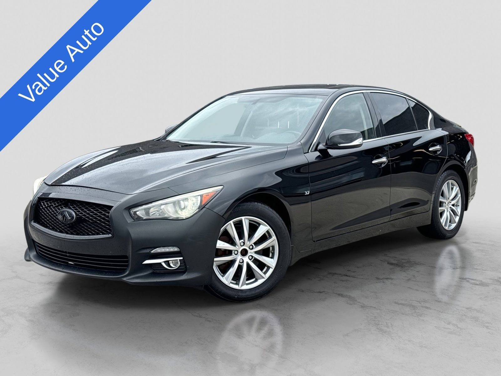 Used 2015 INFINITI Q50 Premium w/ All Weather Package AWD/4WD image 1
