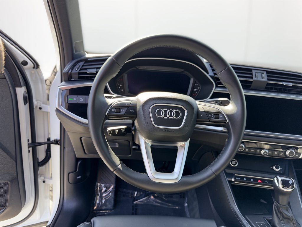 Used 2025 Audi Q3 2.0T Premium w/ Convenience Package AWD/4WD image 10