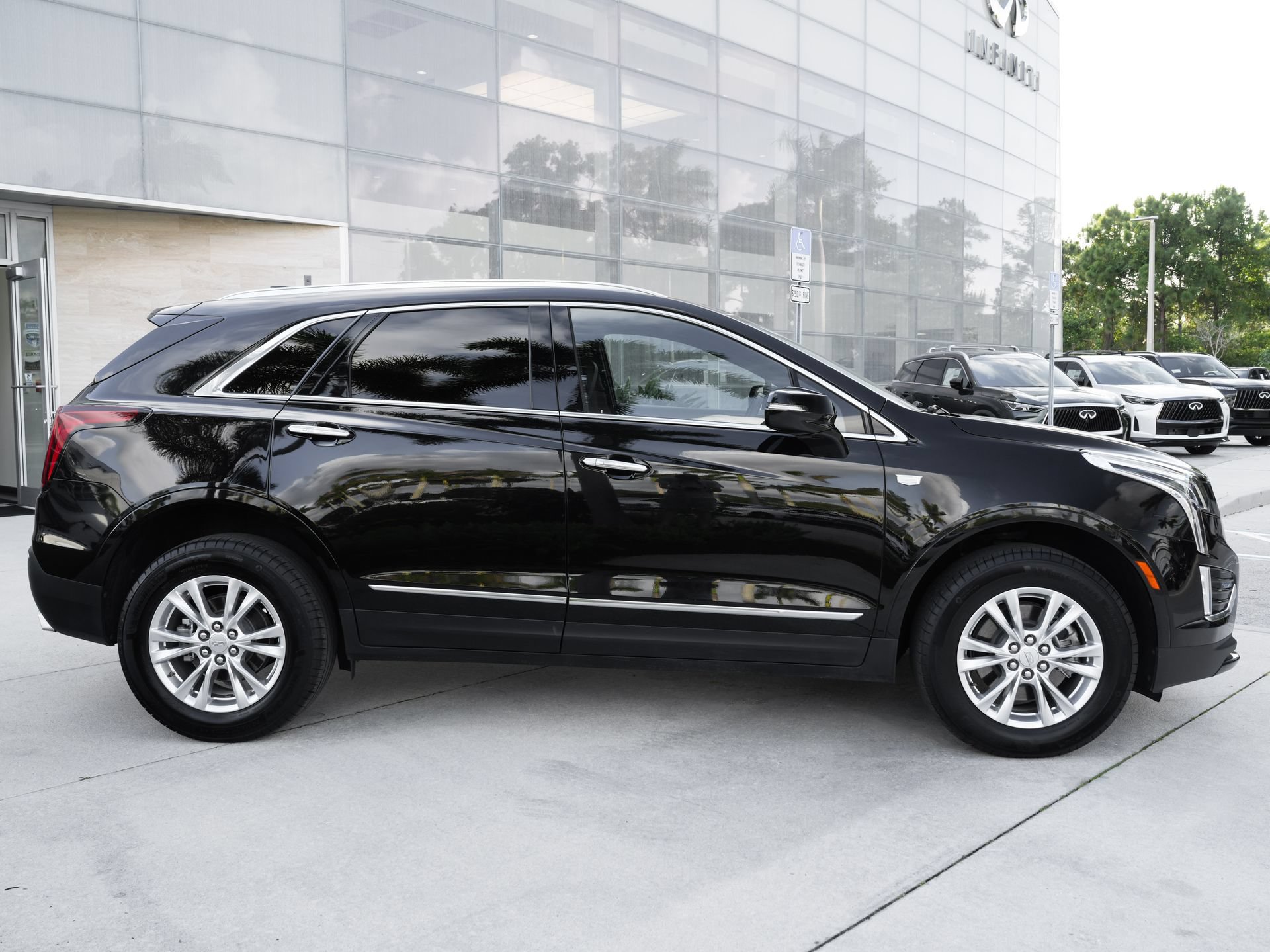 Used 2025 Cadillac XT5 Luxury FWD image 28