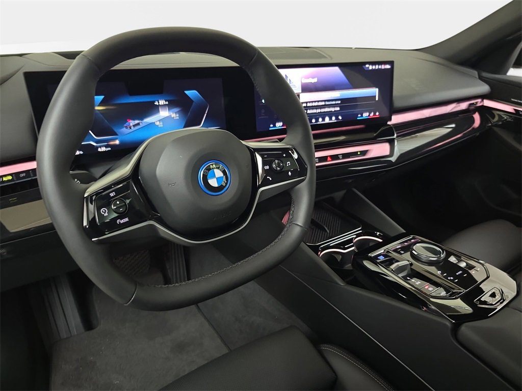 Used 2025 BMW i5 xDrive40 w/ Premium Package image 19