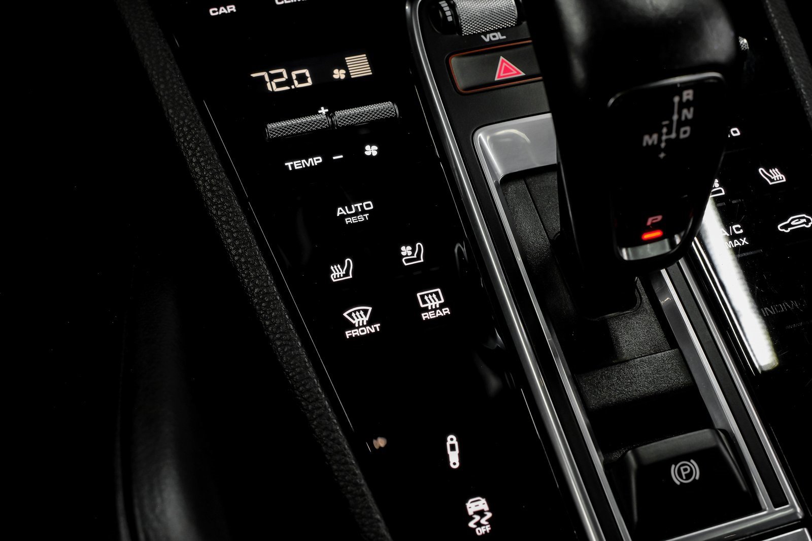 Used 2023 Porsche Cayenne Coupe image 32