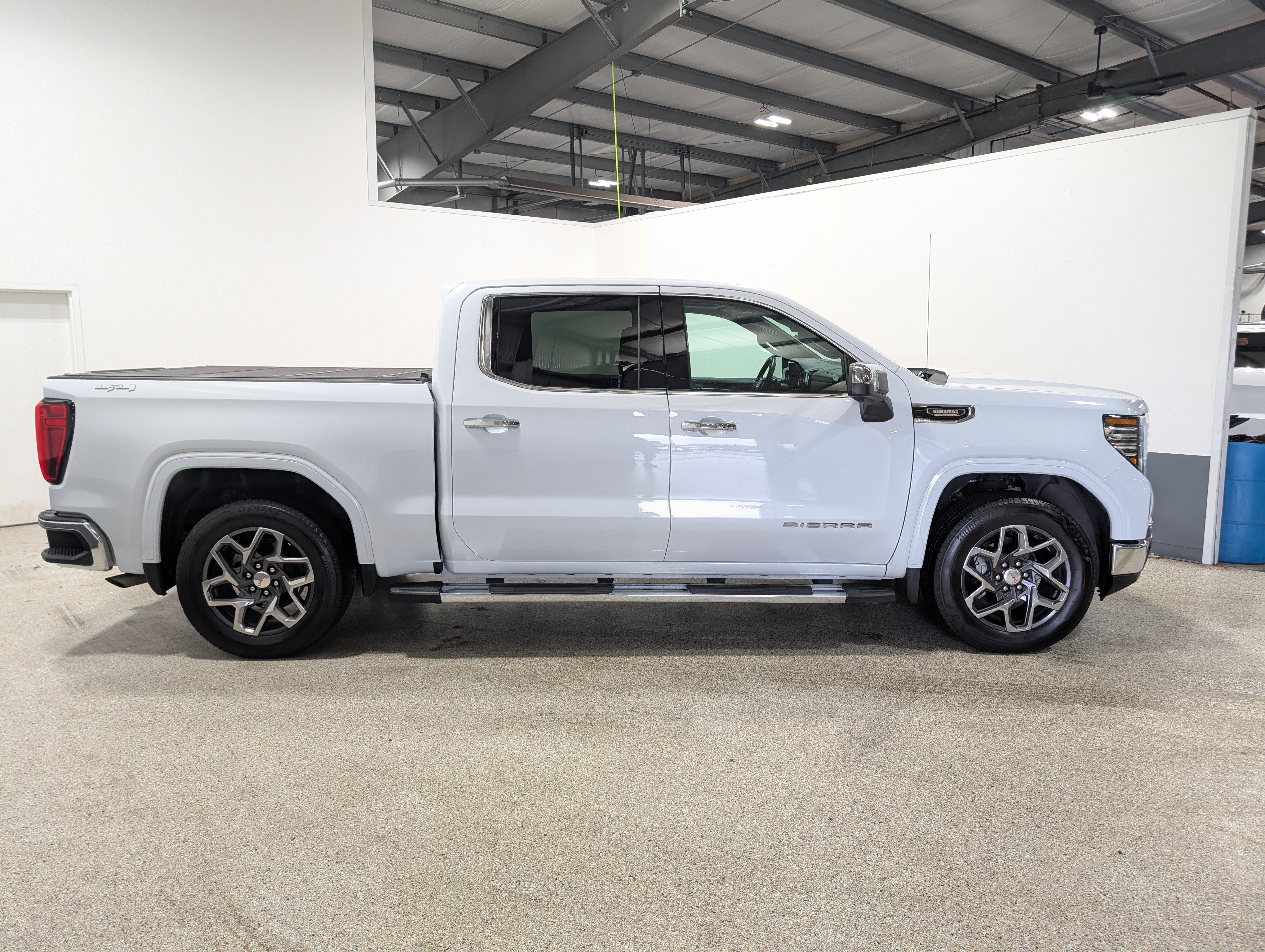Used 2026 GMC Sierra 1500 SLT w/ SLT Premium Plus Package AWD/4WD image 2